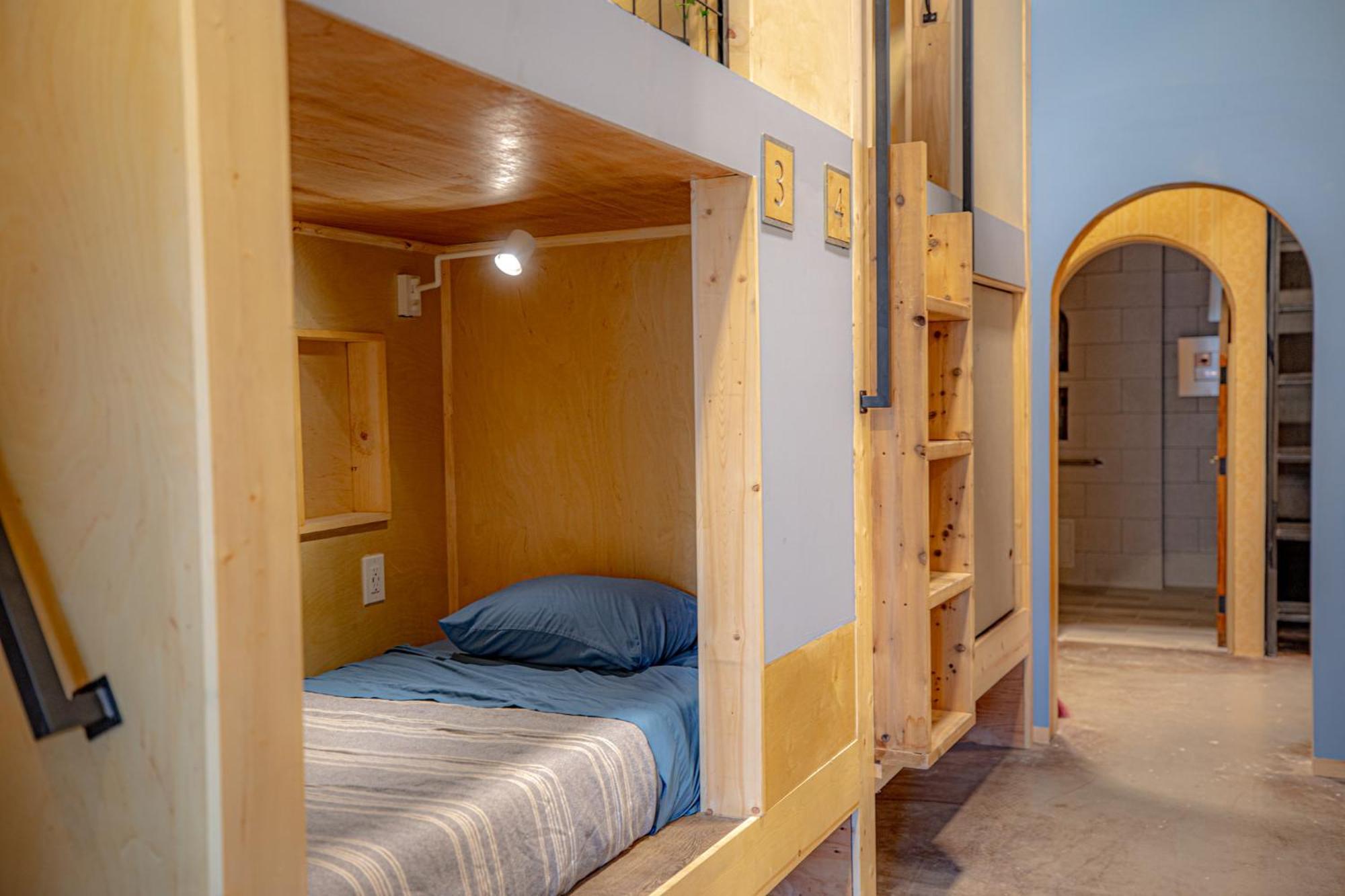 Social Stays - Santa Barbara'S First Hostel On State Street Ngoại thất bức ảnh