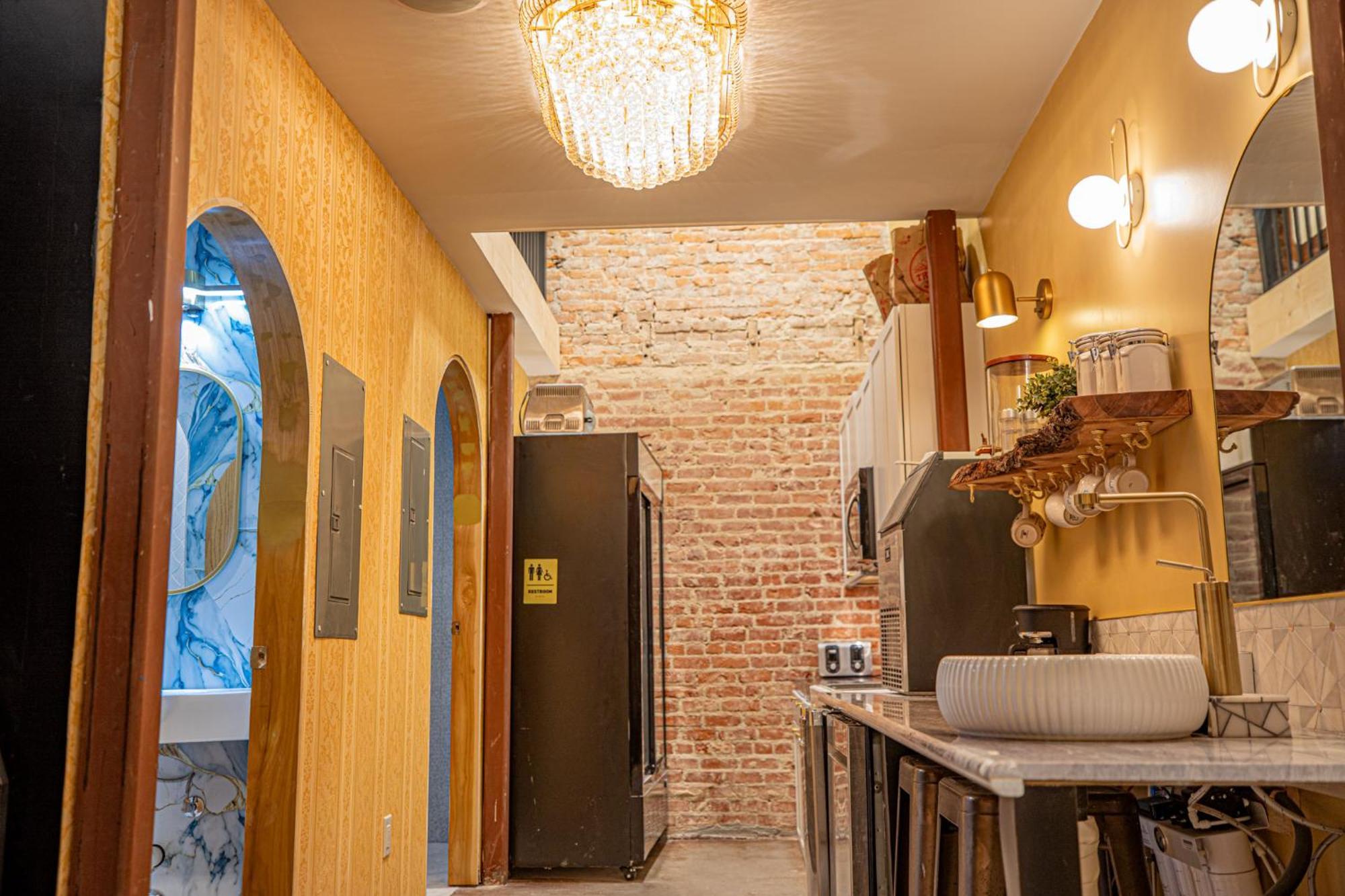 Social Stays - Santa Barbara'S First Hostel On State Street Ngoại thất bức ảnh