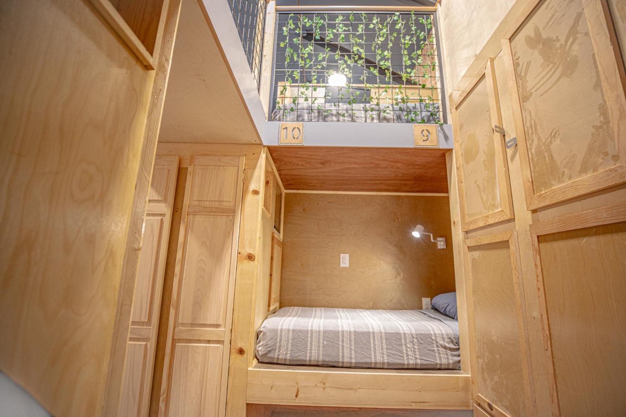 Social Stays - Santa Barbara'S First Hostel On State Street Ngoại thất bức ảnh