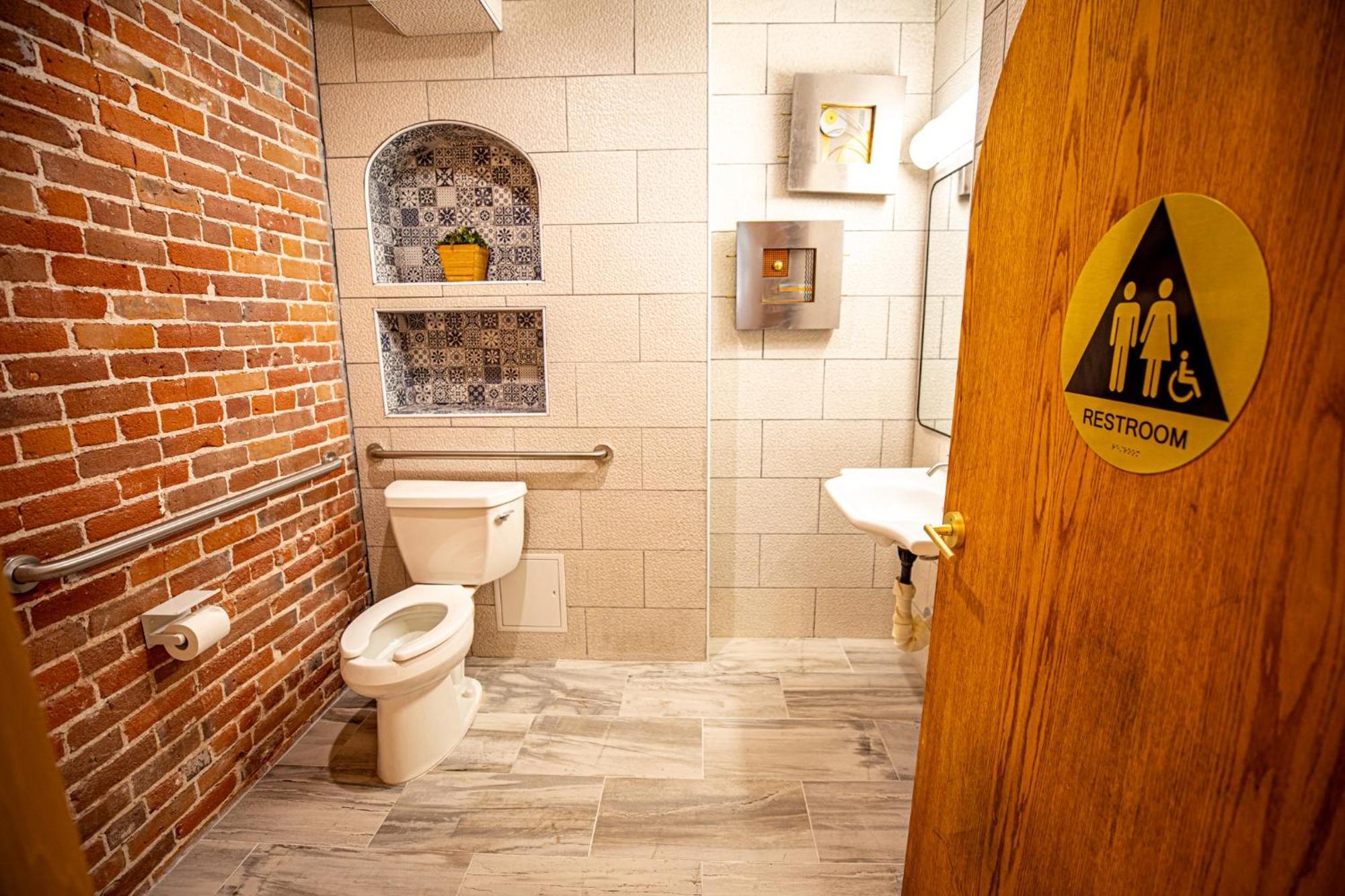 Social Stays - Santa Barbara'S First Hostel On State Street Ngoại thất bức ảnh