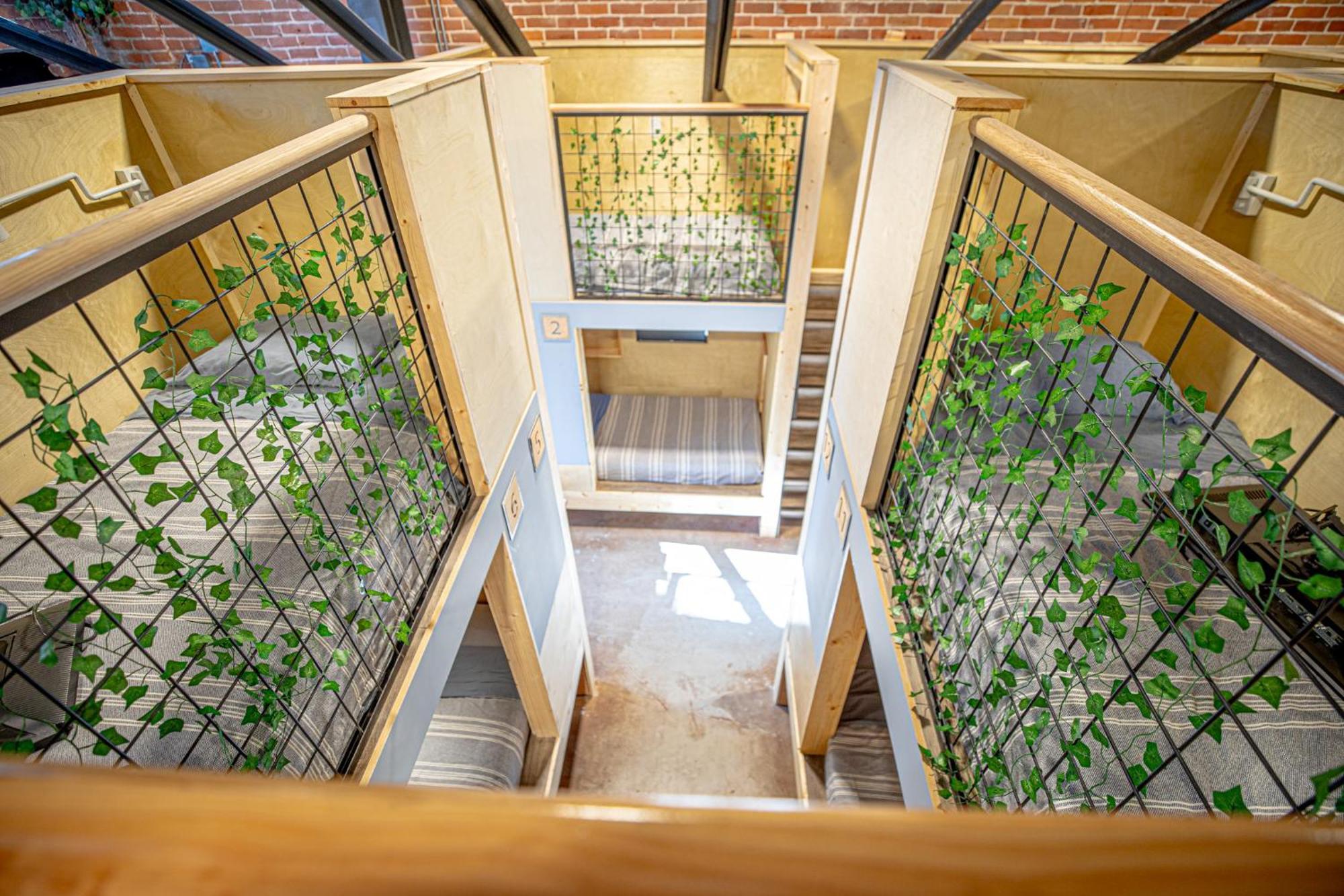 Social Stays - Santa Barbara'S First Hostel On State Street Ngoại thất bức ảnh