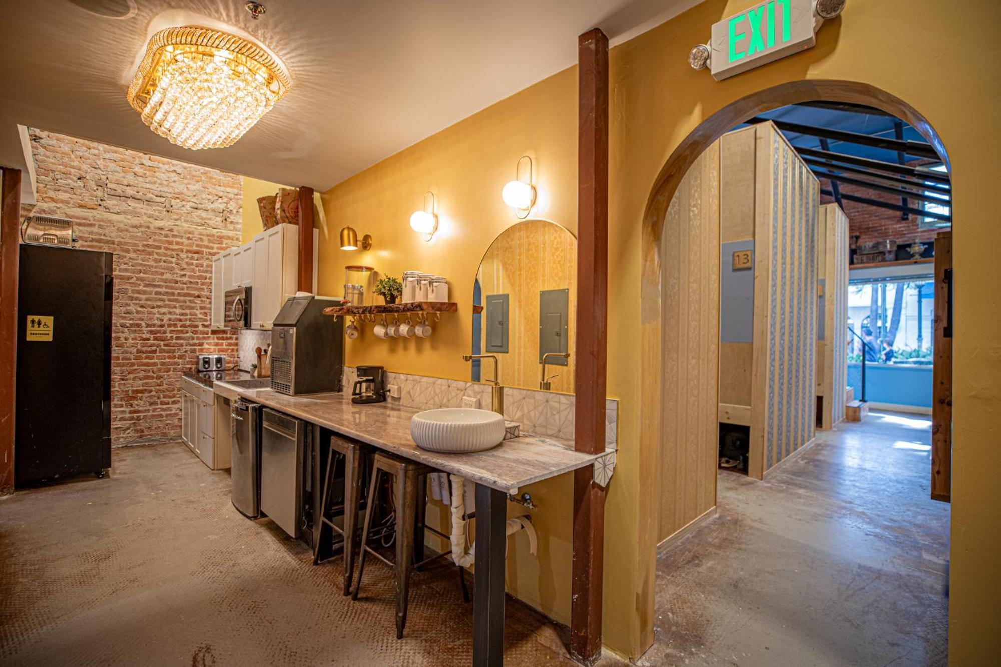 Social Stays - Santa Barbara'S First Hostel On State Street Ngoại thất bức ảnh